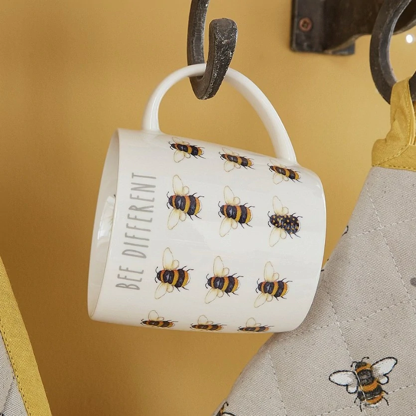 Hrnek Bumble Bees Bee Different