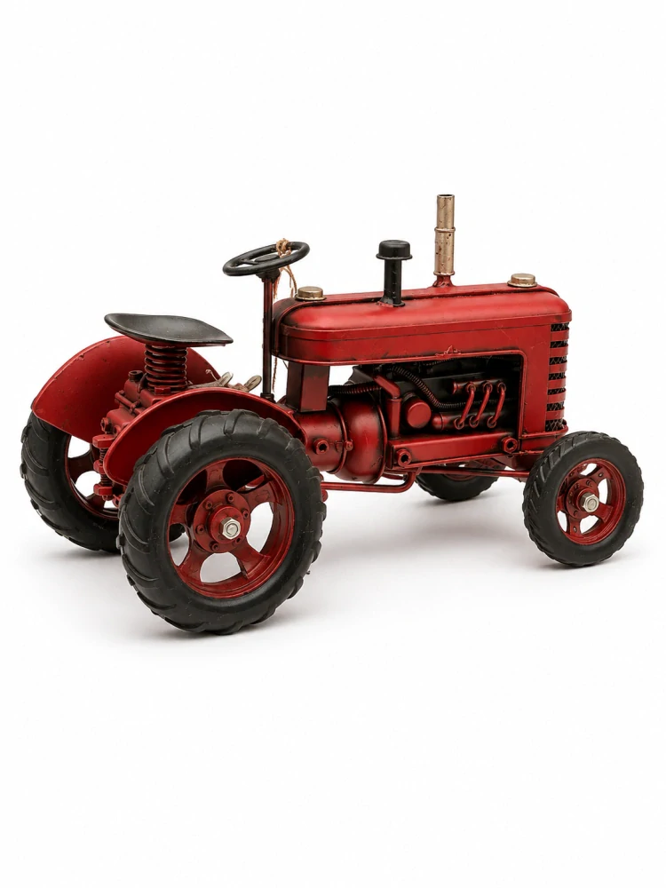 Model / maketa / figurka červený traktor