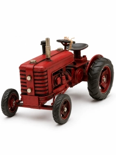 Model / maketa / figurka červený traktor